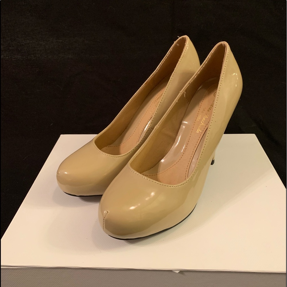 Andres Machado Heels